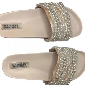 Badgley Mischka Pearl Slides size 8